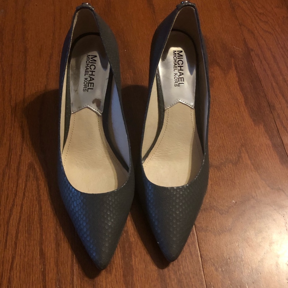 Michael Kors Dark Grey Leather Pumps.
